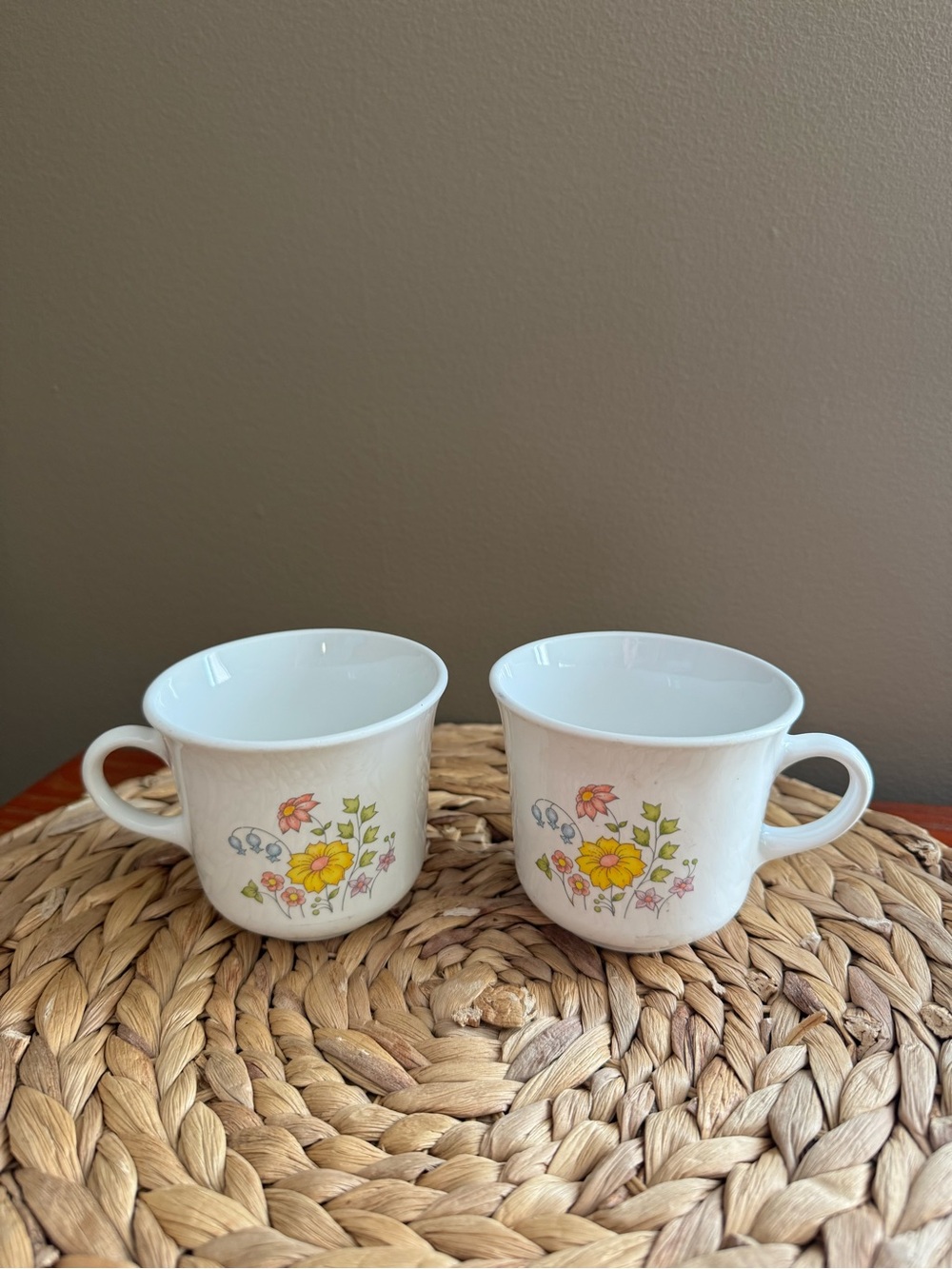 2411 Corelle Spring Meadow Vintage Retired 3.5" 6 oz Coffee Mugs/ Cups Set of 2
